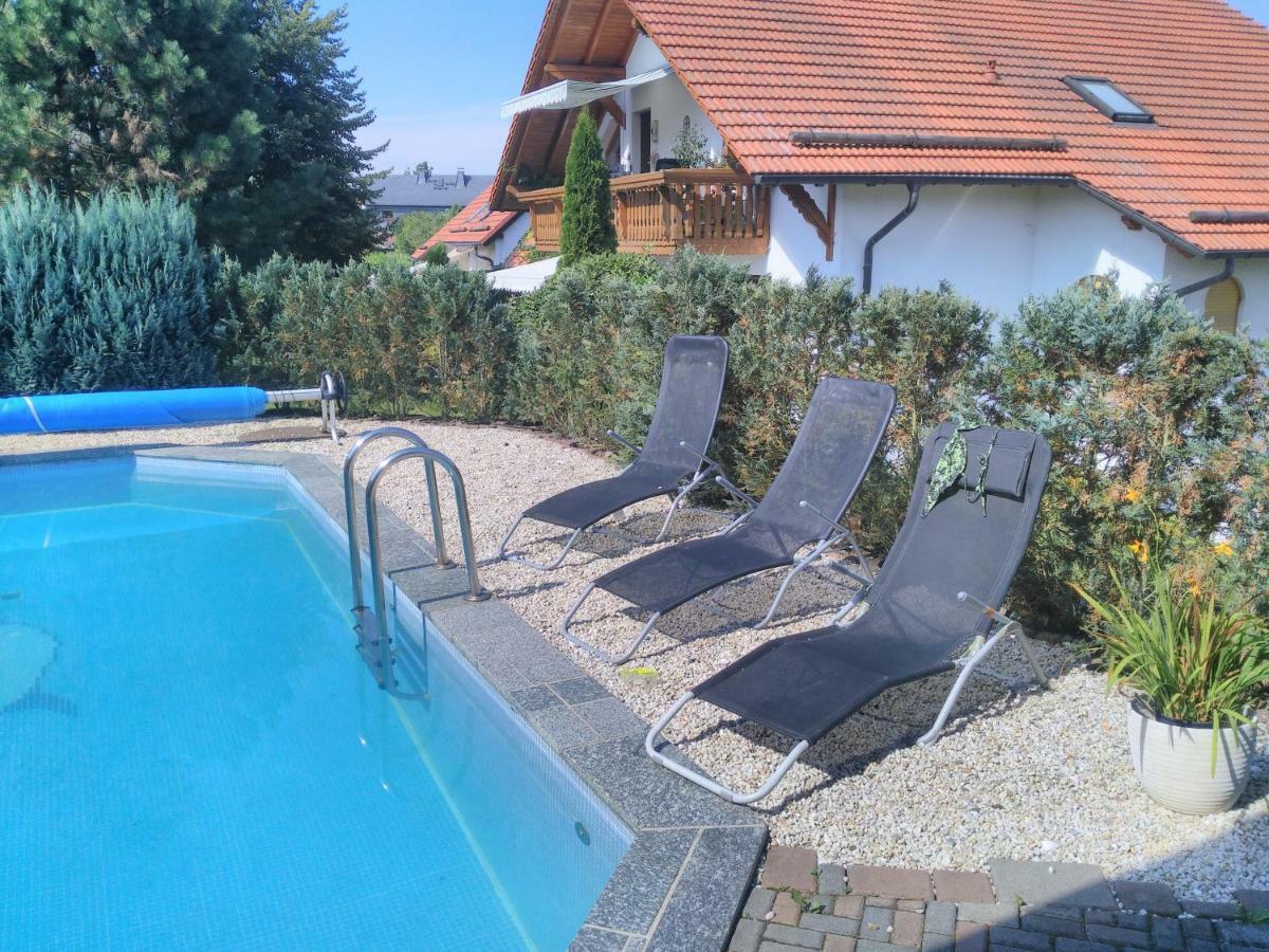 Ferienwohnung Und Pension Guertler Mohlsdorf Exterior photo